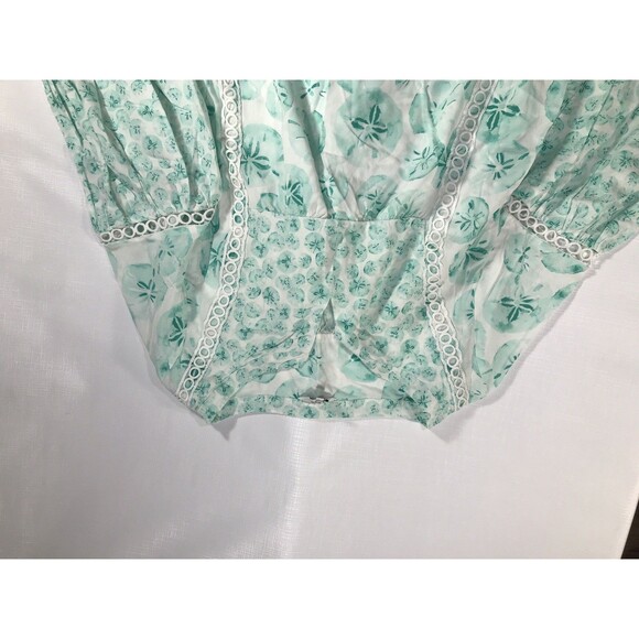 Crown And Ivy Sand dollars Blouse Size Medium - Picture 3 of 7